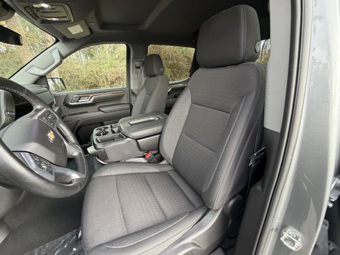 Used 2024 Chevrolet Silverado 1500 LT image 49