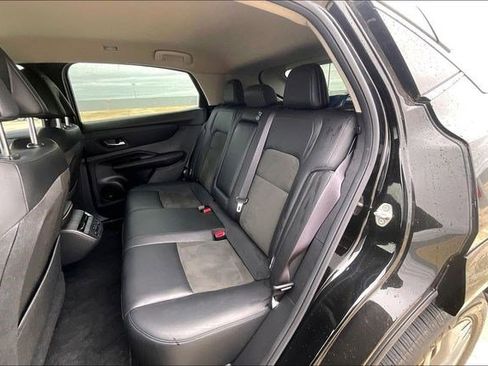 Used 2023 Nissan Ariya AWD image 31