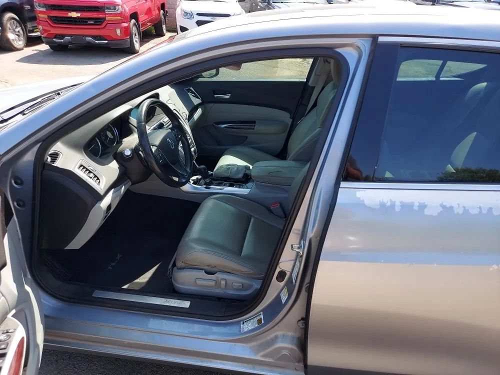 Used 2015 Acura TLX FWD image 2