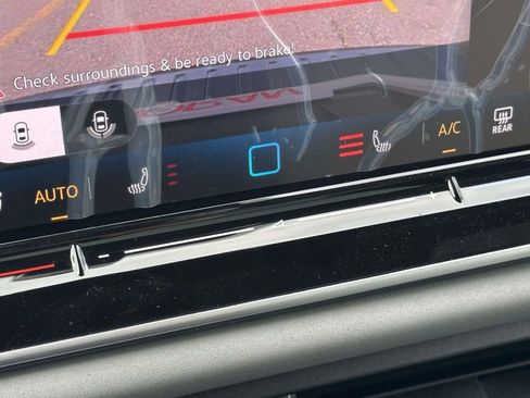 New 2026 Volkswagen Tiguan SE R-Line image 23