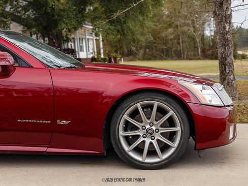 Used 2007 Cadillac XLR V image 11