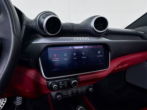 Used 2020 Ferrari Portofino image 10