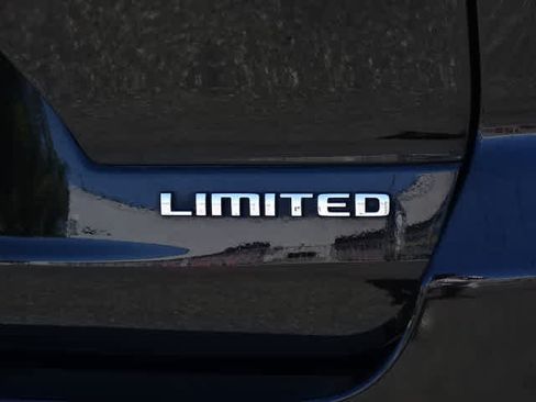Used 2021 Jeep Grand Cherokee L Limited RWD image 11