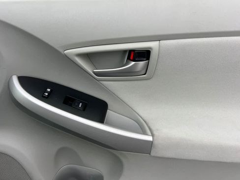 Used 2013 Toyota Prius Two image 18