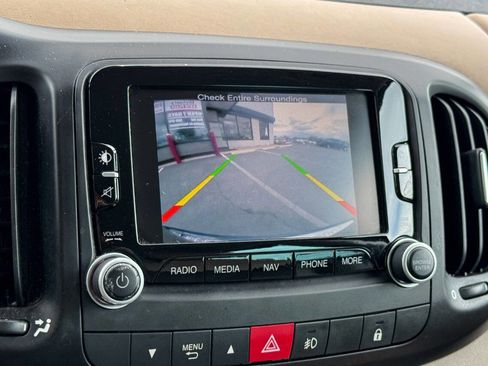 Used 2017 FIAT 500L Trekking w/ Popular Equipment Package FWD image 30