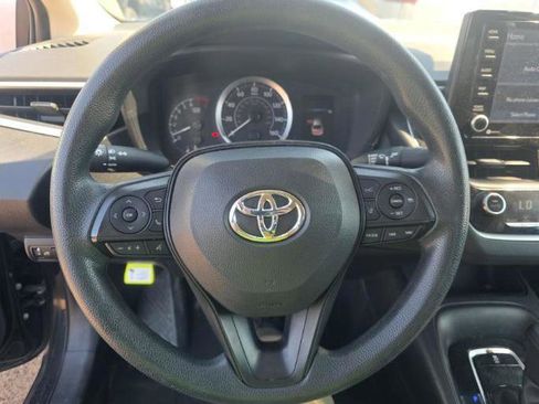 Used 2022 Toyota Corolla LE FWD image 9