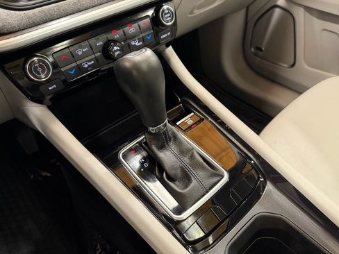 Used 2022 Jeep Compass Latitude w/ Sun and Sound Group image 19