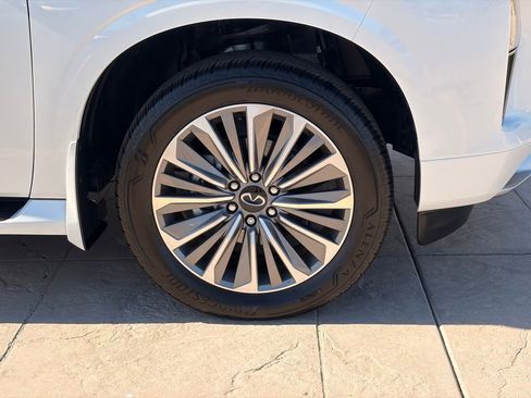 Certified 2026 INFINITI QX80 Luxe w/ Cargo Package AWD/4WD image 9