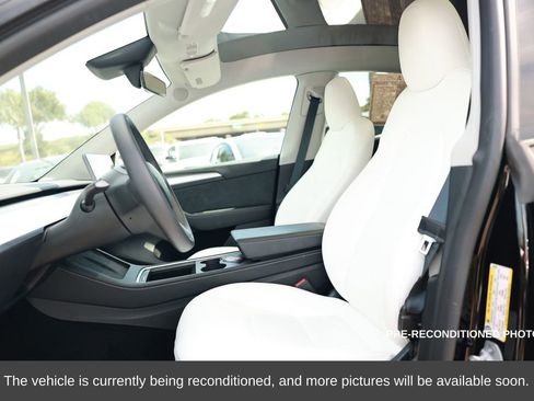 Used 2024 Tesla Model Y Performance image 17