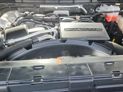 Used 2024 Chevrolet Silverado 2500 High Country w/ Technology Package AWD/4WD image 19
