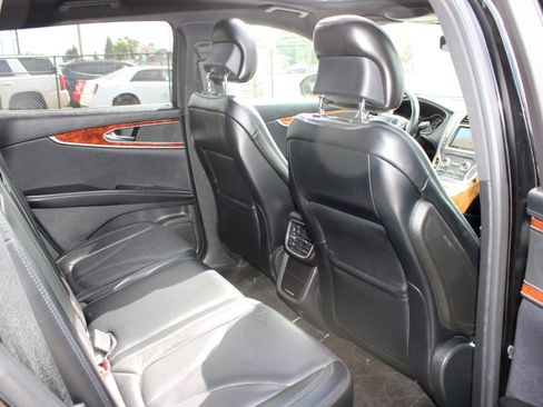 Used 2018 Lincoln MKX Reserve AWD/4WD image 15
