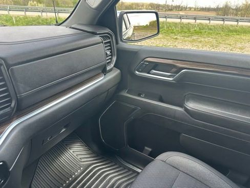 Used 2024 Chevrolet Silverado 1500 LT AWD/4WD image 47