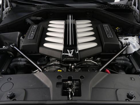 Used 2016 Rolls-Royce Wraith image 12