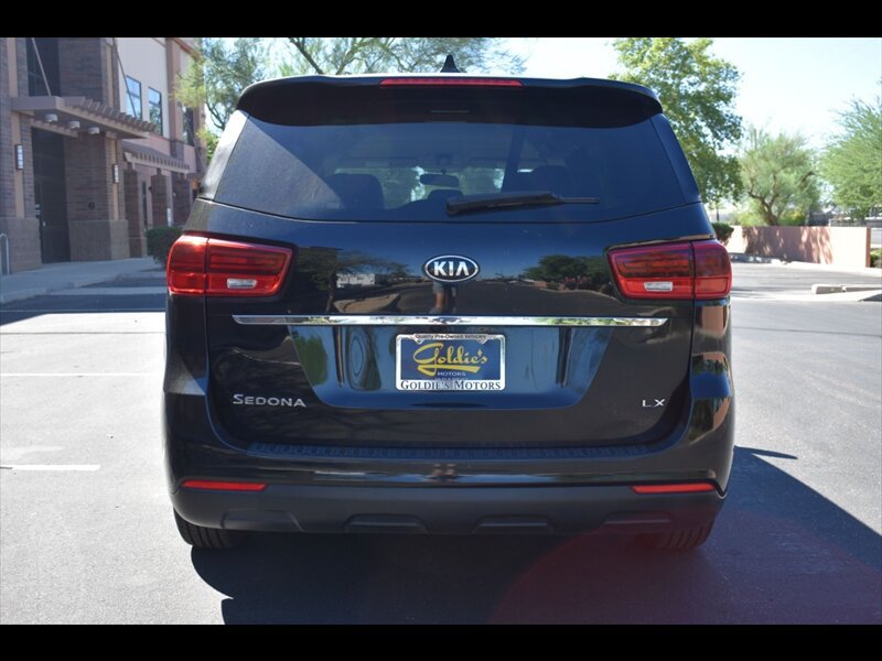 Used 2019 Kia Sedona LX FWD image 9