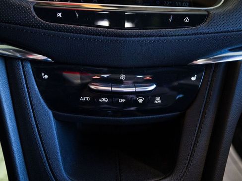 Used 2023 Cadillac XT5 Premium Luxury image 23