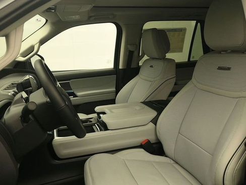 New 2026 Ford Expedition Platinum image 16