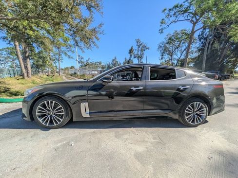 Used 2018 Kia Stinger Premium image 9