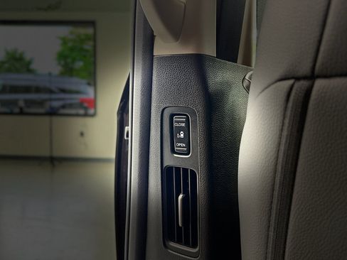 Used 2026 Honda Odyssey Elite image 36
