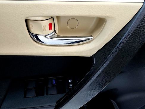 Certified 2018 Toyota Corolla LE image 35