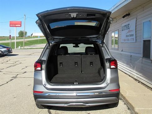 Used 2023 Chevrolet Equinox RS FWD image 9