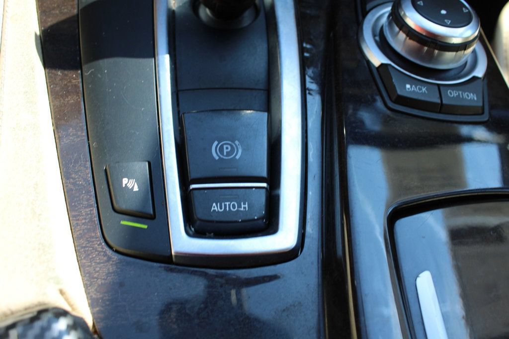 Used 2011 BMW 528i Sedan RWD image 21