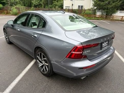Used 2020 Volvo S60 T6 Momentum AWD/4WD image 4