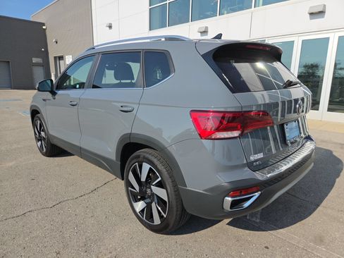 Certified 2024 Volkswagen Taos SEL AWD/4WD image 10