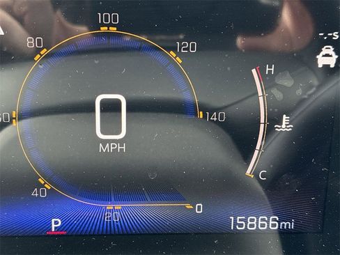 Used 2024 Chevrolet Trax ACTIV w/ Sunroof Package image 16