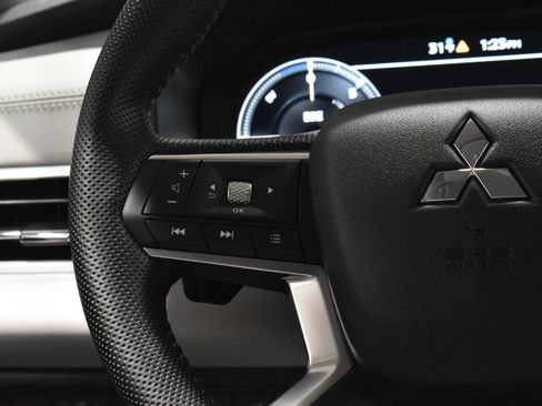 Used 2023 Mitsubishi Outlander SEL image 8