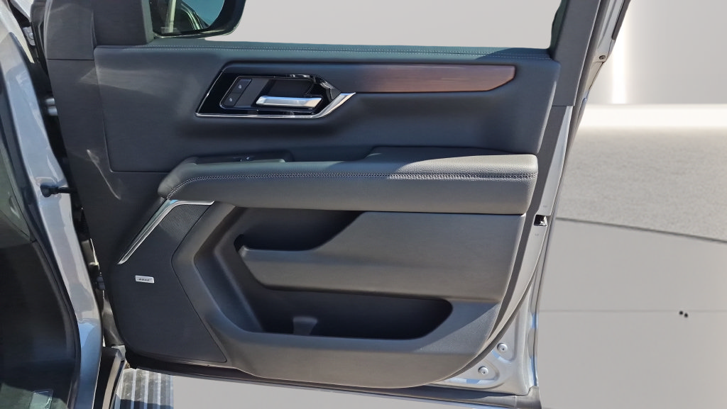 New 2026 GMC Yukon Denali w/ Sun & Power Step Package AWD/4WD image 30