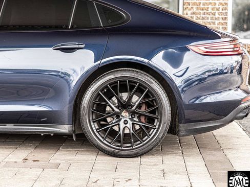 Used 2018 Porsche Panamera 4 AWD/4WD image 7
