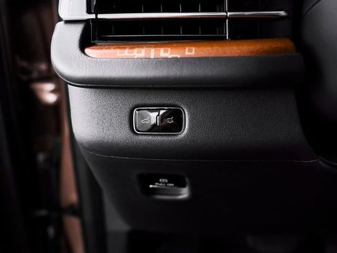 Used 2025 Lincoln Navigator Black Label AWD/4WD image 19