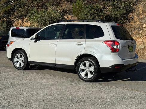 Used 2015 Subaru Forester 2.5i Premium AWD/4WD image 3