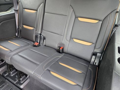 Used 2024 GMC Yukon AT4 w/ Technology Package AWD/4WD image 30