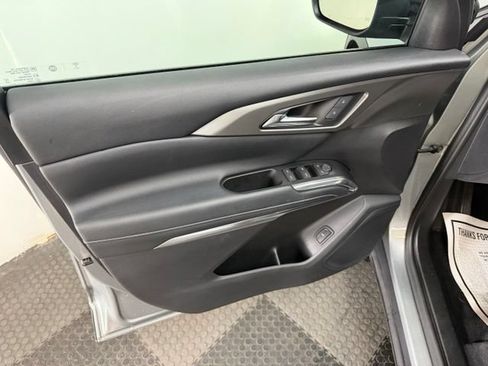 Used 2024 Chevrolet Traverse LT w/ Midnight/Sport Edition FWD image 18