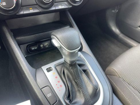 Used 2021 Kia Forte LXS FWD image 21