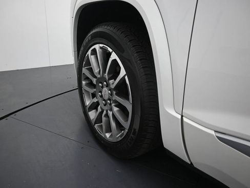 Used 2023 GMC Acadia Denali w/ Trailering Package AWD/4WD image 13