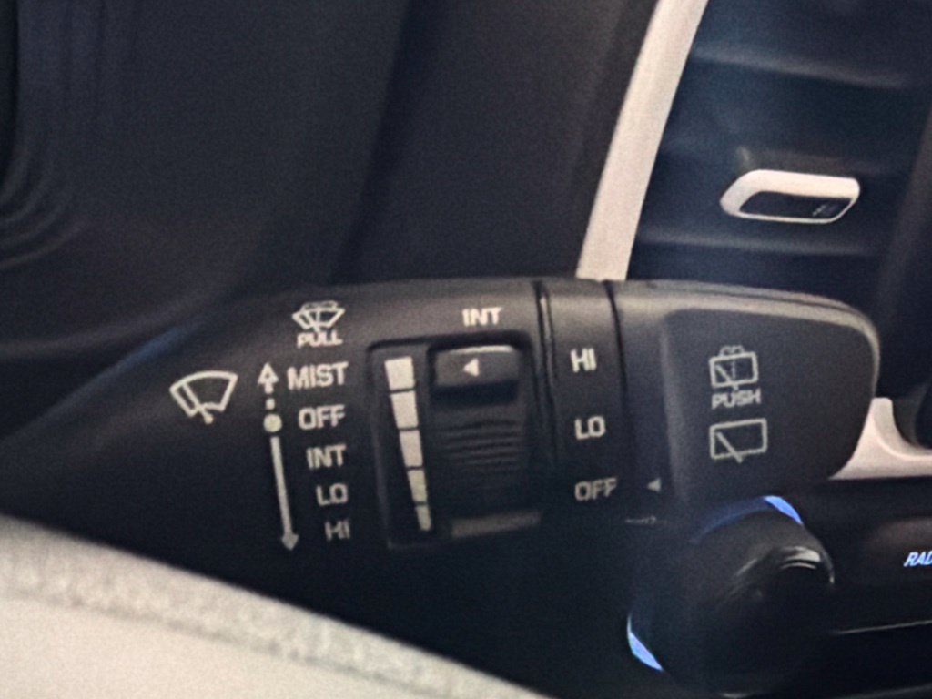 New 2026 Hyundai Venue SEL FWD image 28