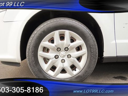 Used 2014 RAM C/V Tradesman w/ UConnect Hands-Free Group FWD image 24