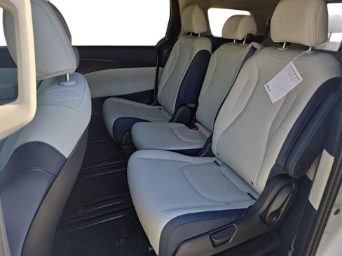 New 2026 Kia Carnival SX image 20