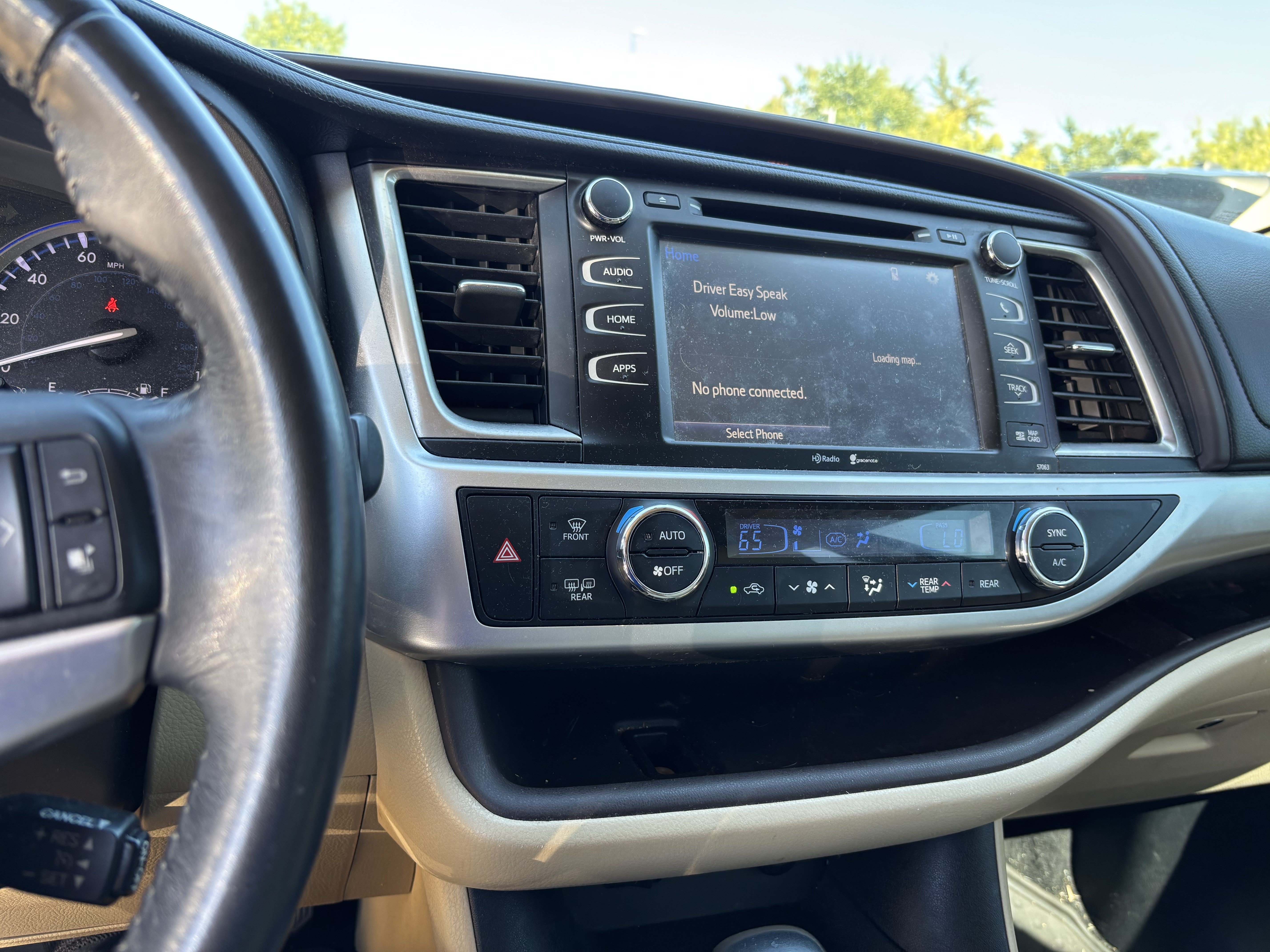 Used 2015 Toyota Highlander XLE FWD image 30