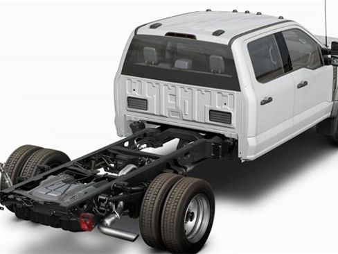 New 2024 Ford F450 XL w/ XL Chrome Package image 3