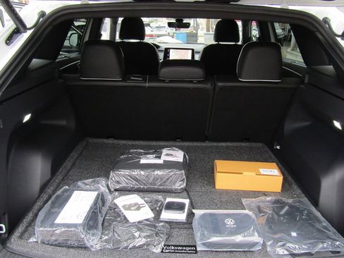 New 2026 Volkswagen Atlas Cross Sport SEL Premium R-Line AWD/4WD image 14