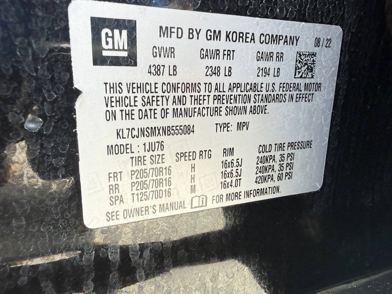 Used 2022 Chevrolet Trax LS w/ Tint and Cruise Package AWD/4WD image 4