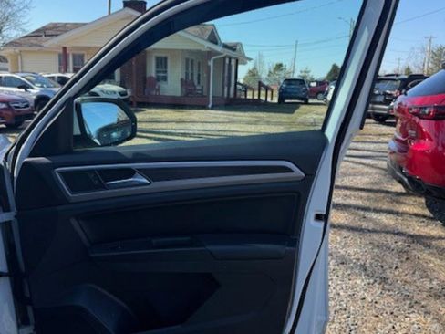 Used 2018 Volkswagen Atlas SE image 14