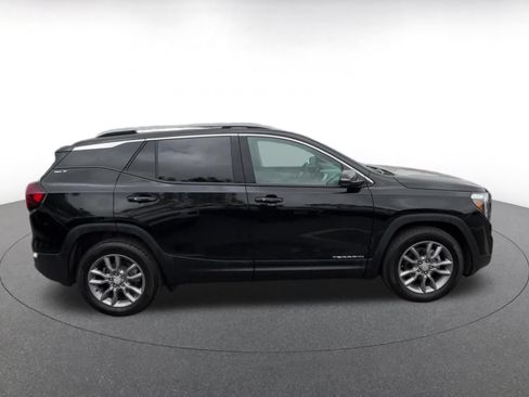 Used 2024 GMC Terrain SLT AWD/4WD image 16