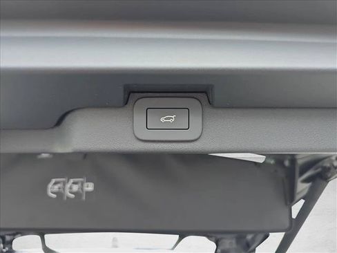 New 2026 Land Rover Discovery Dynamic SE AWD/4WD image 13