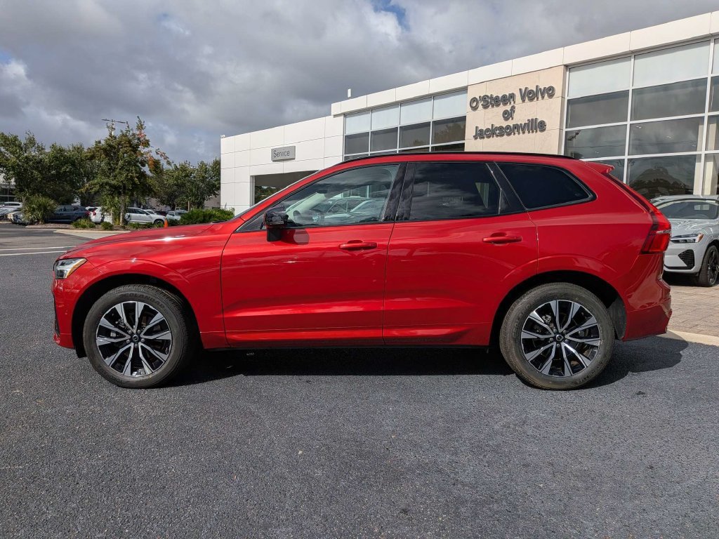 Certified 2024 Volvo XC60 B5 Plus AWD/4WD image 5