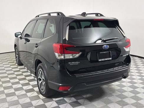 Used 2023 Subaru Forester Premium AWD/4WD image 7
