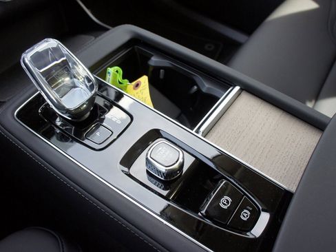 New 2025 Volvo XC90 T8 Plus w/ Protection Package Premier image 14